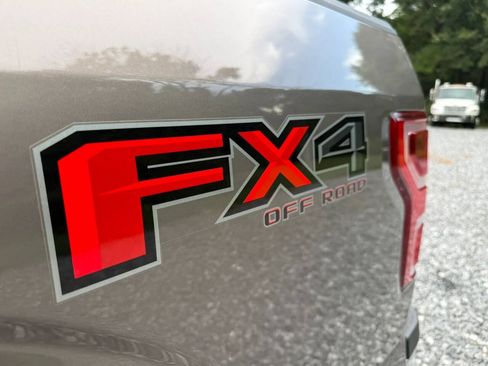 Used 2019 Ford F150 XLT w/ Equipment Group 302A Luxury AWD/4WD image 11