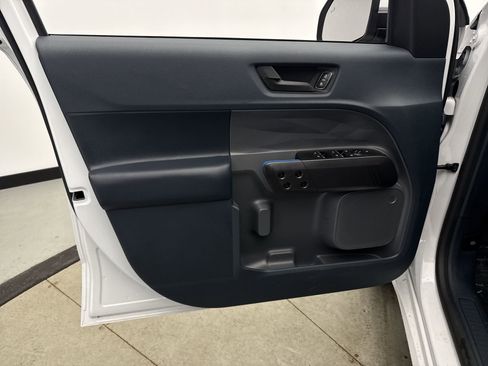 Used 2025 Ford Maverick Lobo image 9