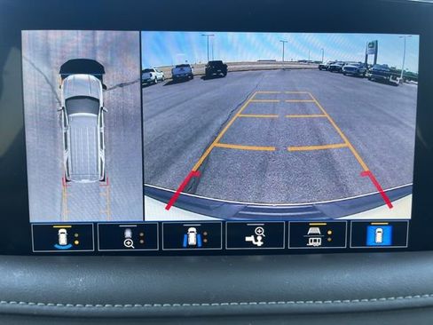 Used 2021 GMC Yukon XL SLT w/ SLT Luxury Plus Package image 28