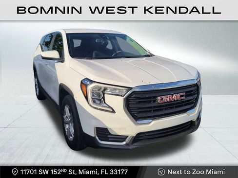 Used 2022 GMC Terrain SLE image 1