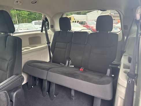 Used 2019 Dodge Grand Caravan SE image 43
