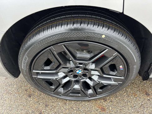 Used 2026 BMW iX xDrive45 w/ M Sport Package AWD/4WD image 10