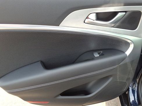 New 2026 Genesis G70 2.5T Prestige image 9