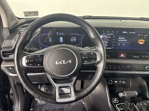 Used 2023 Kia Sportage EX AWD/4WD image 10