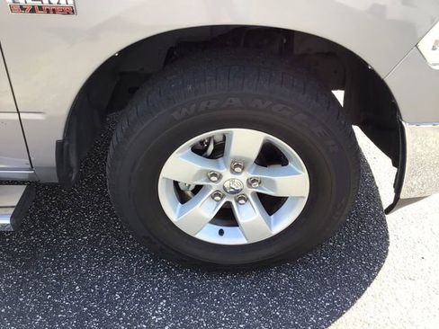 Used 2020 RAM 1500 Classic SLT RWD image 13