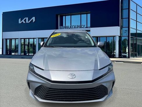 Used 2025 Toyota Camry LE w/ Convenience Package FWD image 2