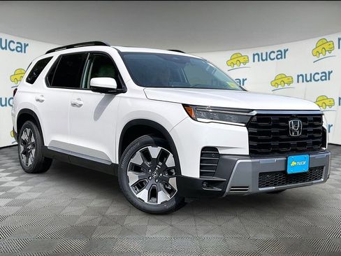 New 2026 Honda Pilot Touring image 1