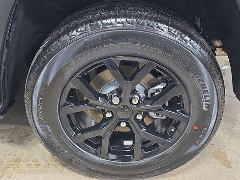 New 2026 Jeep Grand Cherokee Altitude AWD/4WD image 33