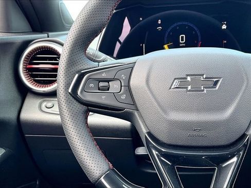 New 2026 Chevrolet Trax RS w/ Sunroof Package FWD image 17
