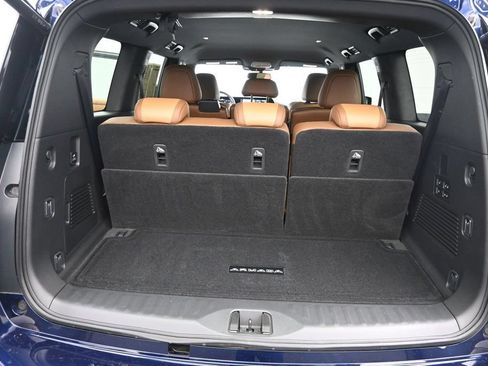 Used 2025 Nissan Armada SL AWD/4WD image 15