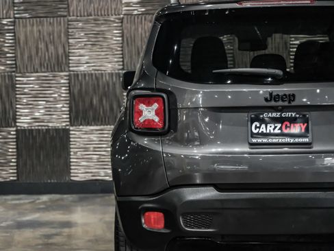 Used 2017 Jeep Renegade Altitude AWD/4WD image 44