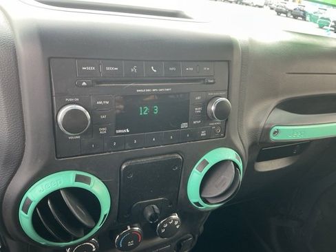 Used 2017 Jeep Wrangler Unlimited Sport w/ Connectivity Group image 16