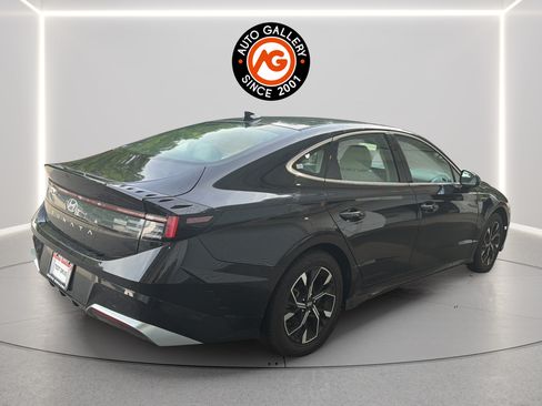 Used 2024 Hyundai Sonata SEL FWD image 3