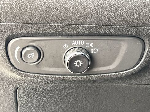 Used 2024 Buick Encore GX Preferred AWD/4WD image 16