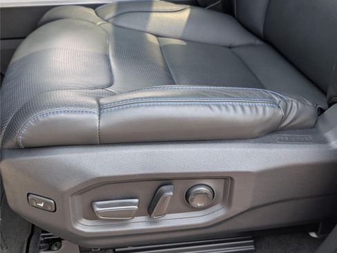 Used 2024 Toyota Tundra Platinum AWD/4WD image 21