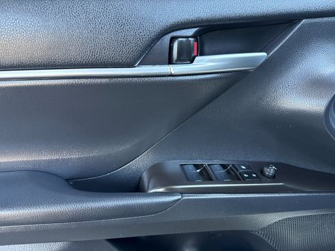 Used 2024 Toyota Camry SE FWD image 10