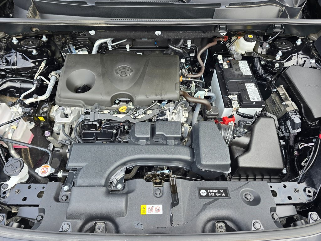 Used 2025 Toyota RAV4 LE AWD/4WD image 11