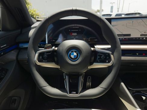 New 2027 BMW i5 eDrive40 w/ M Sport Package RWD image 15