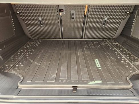 New 2026 Land Rover Defender 110 X-Dynamic SE AWD/4WD image 22