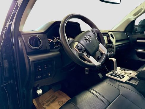 Used 2020 Toyota Tundra SR5 w/ SR5 Upgrade Package AWD/4WD image 10