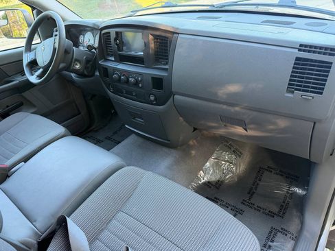Used 2009 Dodge Ram 2500 Truck SXT RWD image 6
