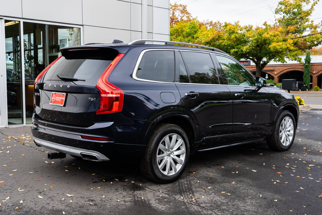 Used 2016 Volvo XC90 T6 Momentum w/ Momentum Plus Package AWD/4WD image 6