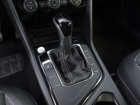 Used 2024 Volkswagen Taos SE image 7