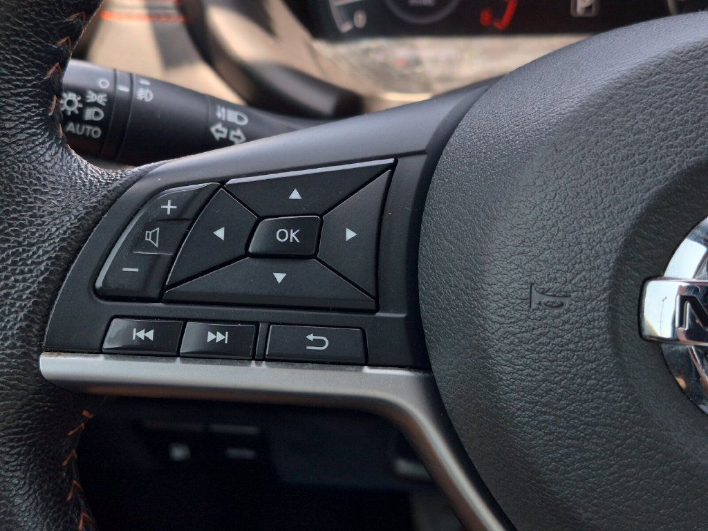 Used 2021 Nissan Kicks SR FWD image 20