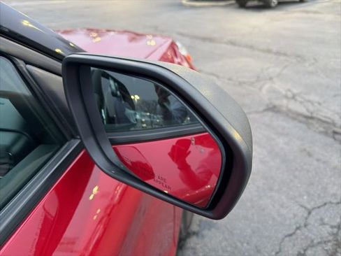 Used 2021 Ford Explorer XLT w/ Equipment Group 202A image 7