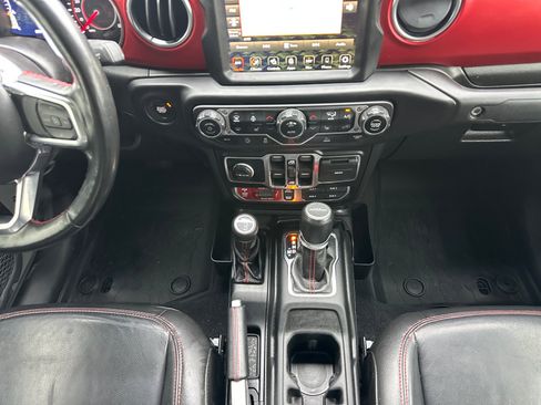 Used 2021 Jeep Gladiator Rubicon AWD/4WD image 22