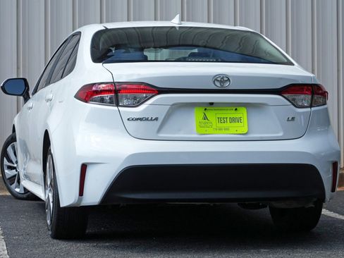 Used 2023 Toyota Corolla LE FWD image 5