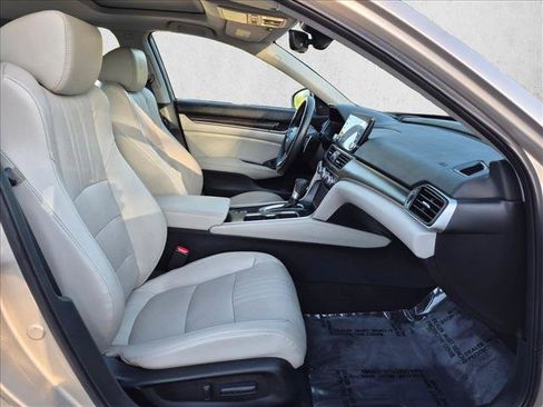 Used 2018 Honda Accord Touring image 20