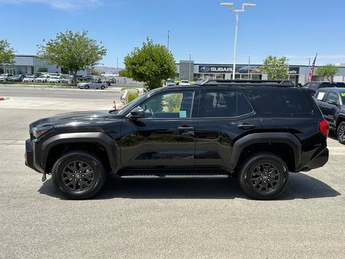 Used 2025 Toyota 4Runner SR5 AWD/4WD image 3