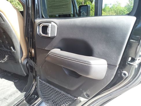 Used 2020 Jeep Wrangler Unlimited Rubicon AWD/4WD image 15