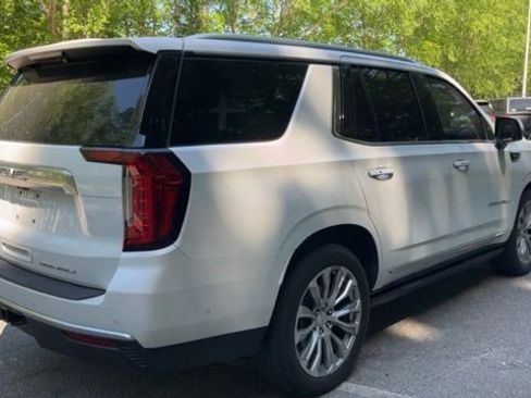 Used 2024 GMC Yukon Denali w/ Denali Reserve Package image 9