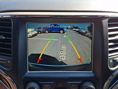 Used 2017 Jeep Grand Cherokee Overland AWD/4WD image 19