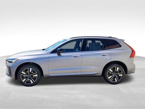 Certified 2026 Volvo XC60 B5 Plus w/ Climate Package AWD/4WD image 4