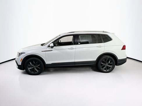 Used 2022 Volkswagen Tiguan SE image 8