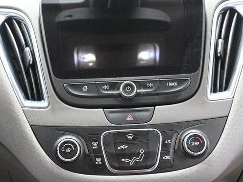Used 2016 Chevrolet Malibu LT FWD image 25