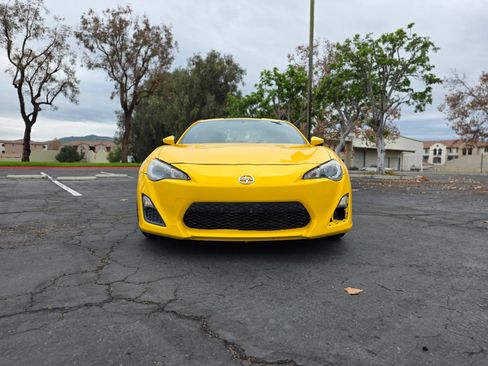 Used 2015 Scion FR-S Release Series 1.0 RWD image 2