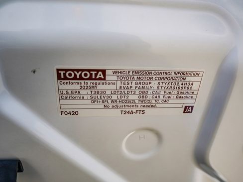 Certified 2025 Toyota Tacoma SR5 image 28
