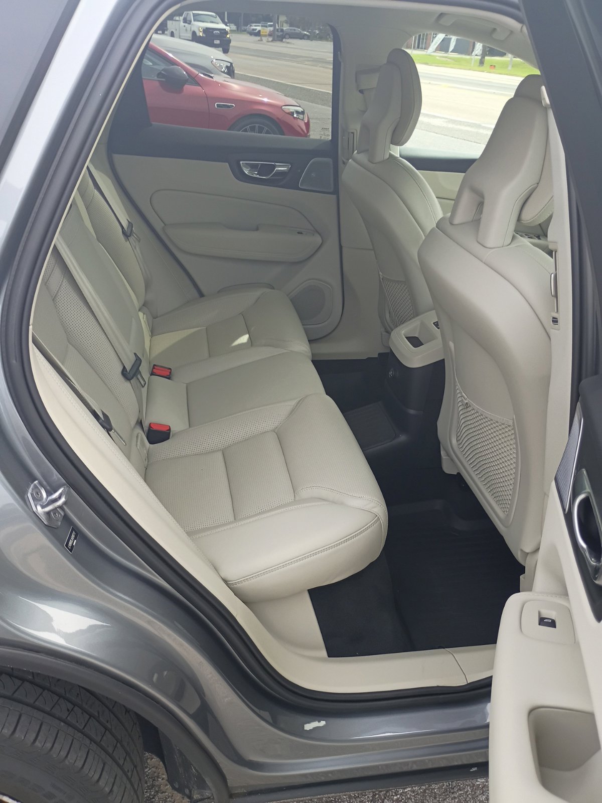 Used 2019 Volvo XC60 T8 Inscription w/ Advanced Package AWD/4WD image 6