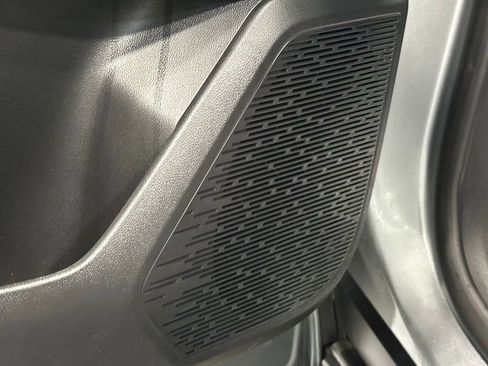 Used 2025 Chevrolet Equinox LT image 12