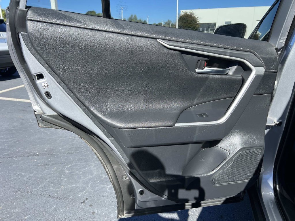 Used 2020 Toyota RAV4 Limited AWD/4WD image 13
