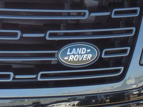 Certified 2024 Land Rover Range Rover SE image 11