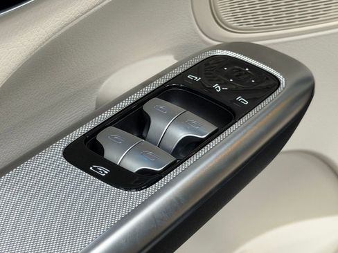 Used 2026 Mercedes-Benz GLC 300 image 23