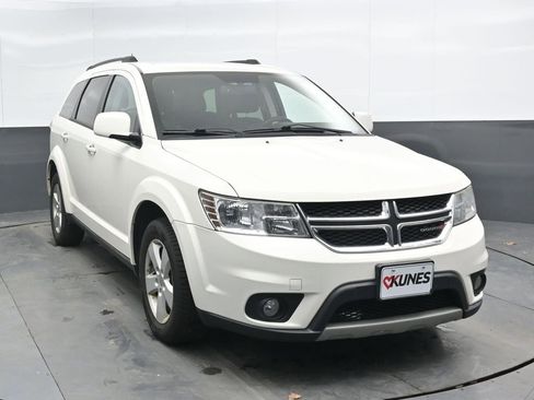 Used 2012 Dodge Journey SXT w/ Sound Group image 4