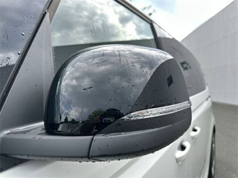 New 2025 Volkswagen ID. Buzz Pro S image 10