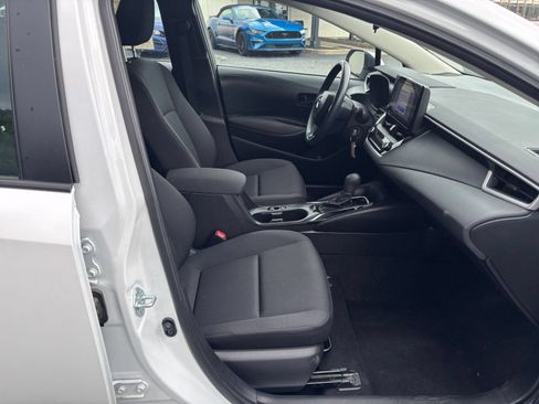 Used 2025 Toyota Corolla LE FWD image 22