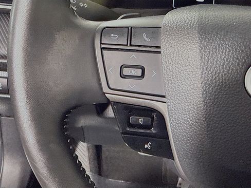 Used 2025 Toyota Camry SE w/ Convenience Package FWD image 14